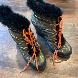 Jessica Simpsons 3 1/2 in heel! Size 8 worn once!